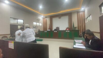 Samsudin Divonis Bebas, Takbir dan Sujud Syukur Warnai Persidangan Samsudin dinyatakan Bebas oleh Hakim PN BLITAR