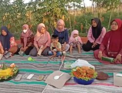 Panen Melimpah, Warga Kauman Srengat Gelar Selamatan di Sawah Panen Melimpah, Warga Kauman Srengat Gelar Selamatan di Sawah