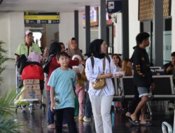 243.192 Tiket Kereta Api Terjual Selama Libur Sekolah 2024 di Daop 7 Madiun 243.192 Tiket Kereta Api Terjual Selama Libur Sekolah 2024 di Daop 7 Madiun