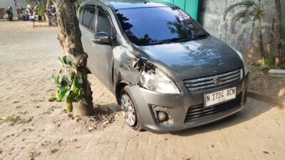 Anak di Bawah Umur, Tak Mampu Kendilikan Motor Herex Hantam Mobil kecelakaan mobil di blitar