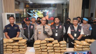 Polres Metro Bekuk 2 Pengedar Ganja, Berat 77 Kg