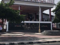 50 Anggota DPRD Kabupaten Blitar Resmi Dilantik, Ada Wajah Baru dan Lama 50 Anggota DPRD Kabupaten Blitar Resmi Dilantik, Ada Wajah Baru dan Lama