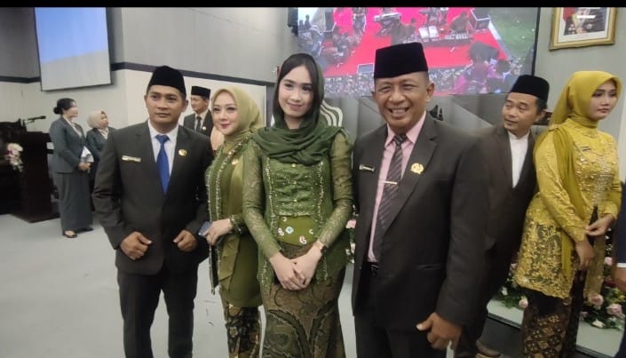 Mantan Wabup Blitar Dilantik Jadi DPRD Kabupaten Blitar Bersama Anak dan Menantu yang Berbeda Partai Marhaenis dan Keluarga DIlantik Jadi DPRD Kabupaten Blitar