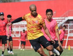 Warga Blitar Heran, Persiapan Generasi Emas Dikorbankan Demi Sepakbola Warga Blitar Heran, Persiapan Generasi Emas Dikorbankan Demi Sepakbola