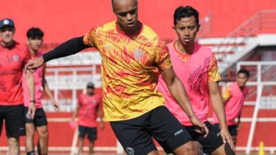 Arema FC menggelar Latihan Perdana di Stadion Supriyadi Kota Blitar
