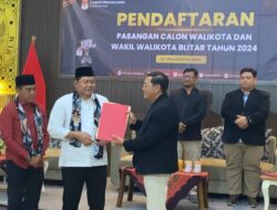 Pasangan Bambang - Bayu Mendaftar ke KPU Blitar, Akan Lanjutkan Program Walikota Pendahulunya Pasangan Bambang – Bayu Mendaftar ke KPU Blitar, Akan Lanjutkan Program Walikota Pendahulunya