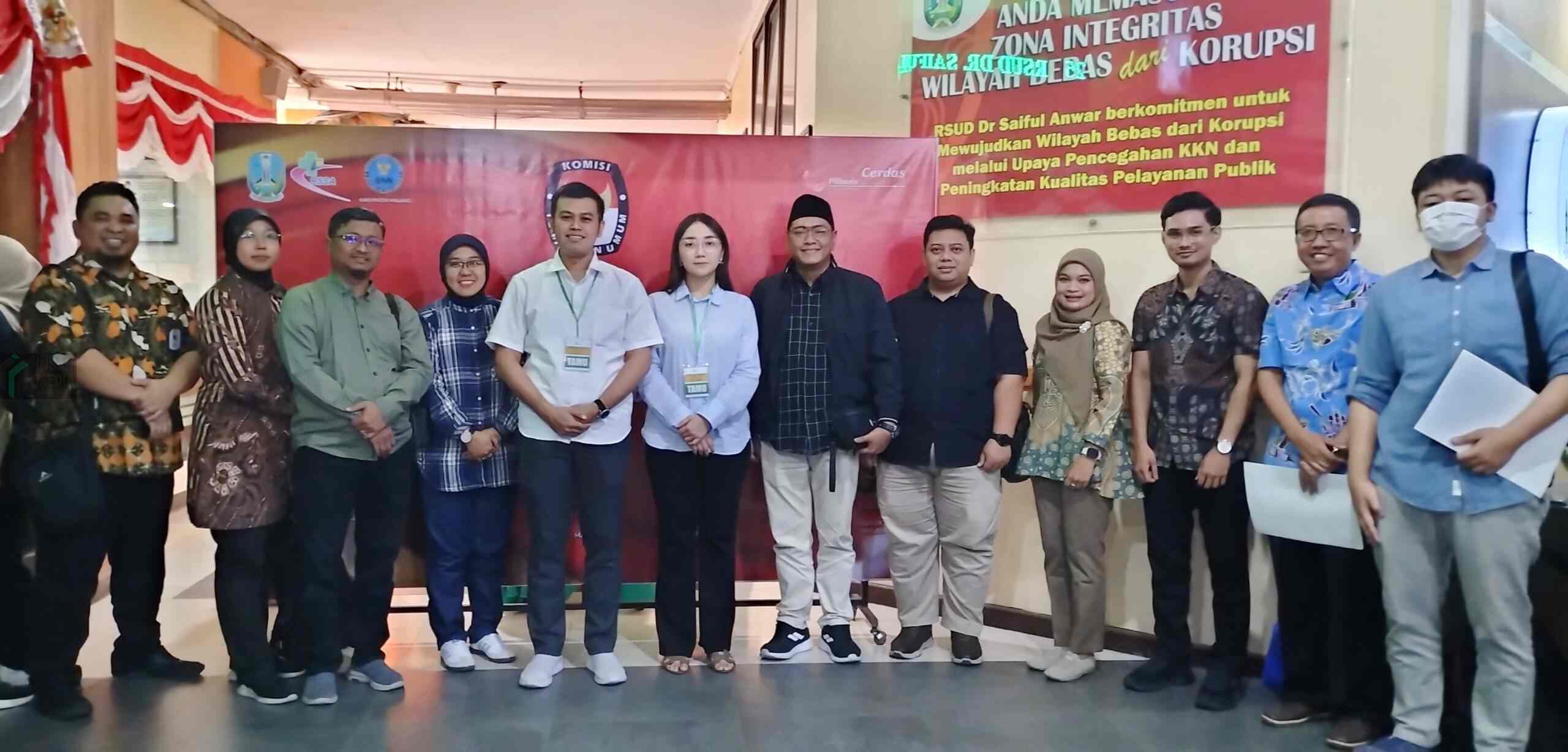 Gugatan Bambang-Bayu Ditolak MK, KPU Kota Blitar Tetapkan Ibin-Elim Walikota dan Wakil Walikota Terpilih 8 Februari KPU KOTA Blitar Mendampingi Pemeriksaan Kesehatan Bakal Calon Pasangan Walikota dan Wakil Walikota Blitar Syauqul Muhibbin dan Elim Tyu Samba