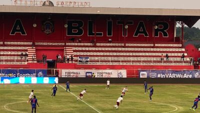 Baru 2 Pertandingan, LED Pirimeter Stadion Supriyadi Sudah Mati LED Pirimeter Mati Arema FC vs Borneo FC