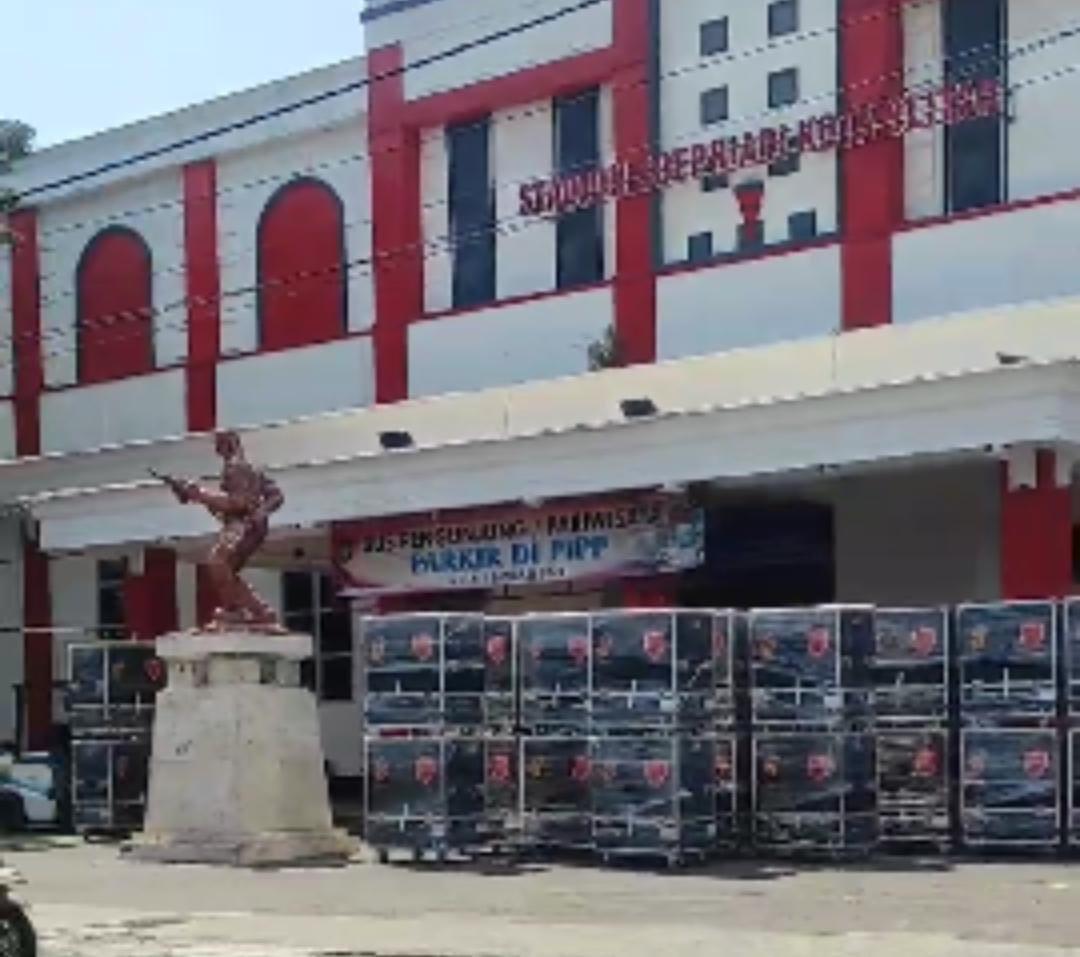 Arema vs PSM Laga Keras, Keamanan Siapkan 565 Petugas LED Pirimeter Stadion Supriyadi Kota Blitar Arema FC