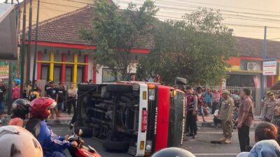 Terguling di Jalan Raya Tanjung Kota Blitar
