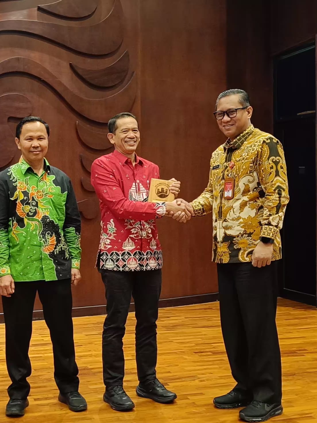 Keren, Kota Blitar Raih Penghargaan Kota Berkelanjutan dari UI Pemkot blitar raih penghargaan dari UI Kota Berkelanjutan