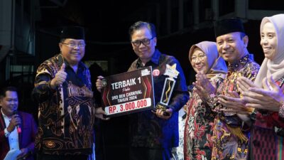 Resepsi HUT RI Ke-79, Pemkot Kota Blitar Tampilkan Para Pemenang Lomba Agustusan Penyerahan Pemenang Lomba lomba oleh Walikota Blitar Santoso dalam Rangka HUT RI ke 79