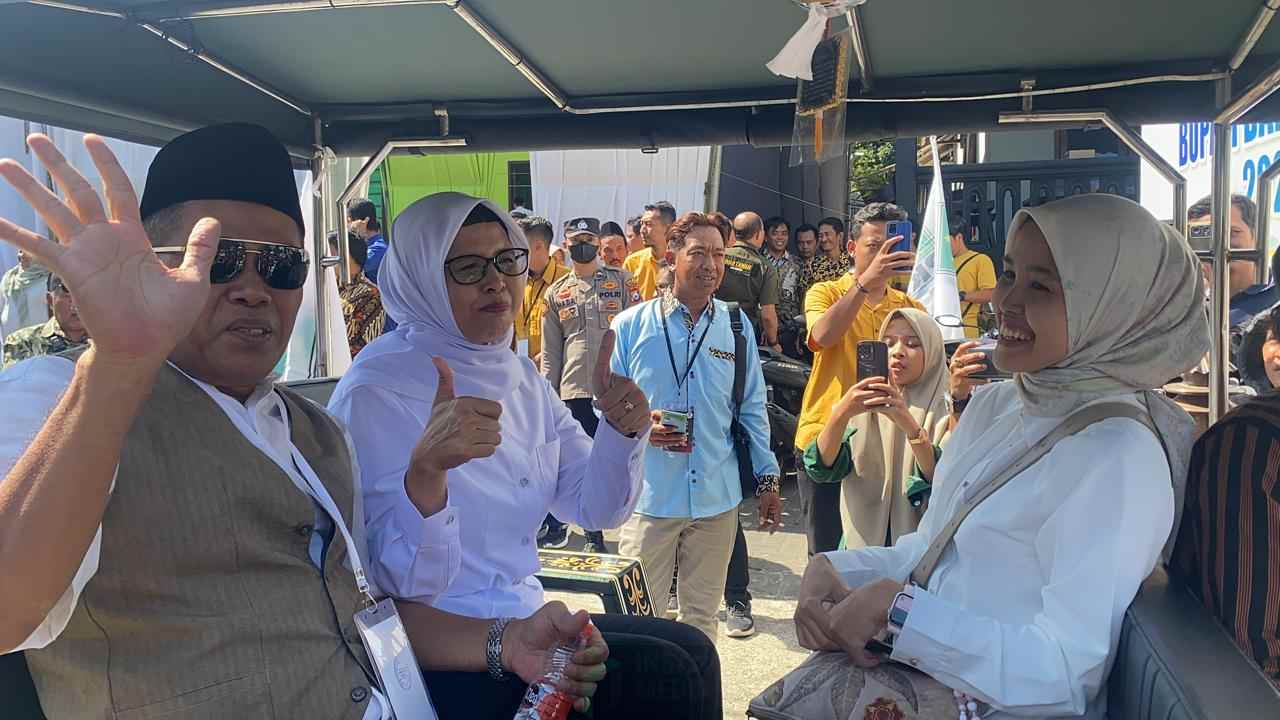 Dipersimpangan Jalan, Mak Rini dengan PKB Kabupaten Blitar Pasca Kekalahan Pilkada Rini Syarifah Mendaftar ke KPU Kabupaten Blitar Naik Delman