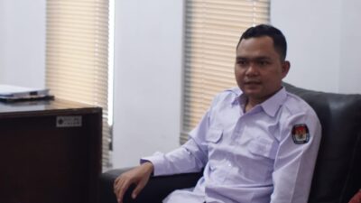 KPU Hambur-hamburkan Iklan Lewat Pihak Ketiga, Partisipasi Masyarakat Pilkada tidak Capai Target KPU Hambur-hamburkan Iklan Lewat Pihak Ketiga, Partisipasi Masyarakat Pilkada tidak Capai Target