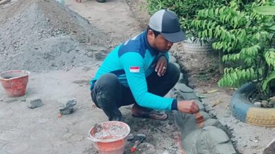 Tingkatkan Ketrampilan, UPT PABR Blitar ajak Peserta Didik Buat Relief UPT PABR Blitar ajak Peserta Didik Buat Relief