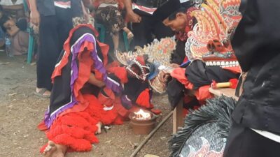 Kesurupan Warnai Ritual Sedekah Bumi di Desa Balerejo, Blitar e375f797 06cb 47d7 9f12 a54c8ad10881