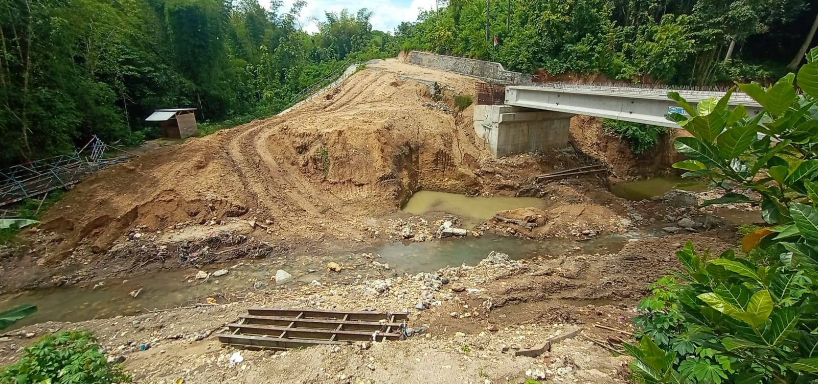 Gelontorkan Tambahan Rp 2 Miliar, Akhirnya Jembatan Dawuhan Rp 7,4 Miliar Dirsemikan Proyek Jembatan Dawuhan