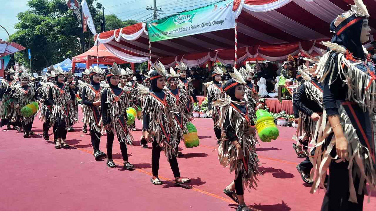 Dari Museum Peta sebagai Simbol Perjuangan, Karnaval Cinta Damai Sananwetan, Kota Blitar Dimulai karnaval Save The Nation By Concrete Action To Prevent Climate Change” SCBD 2024