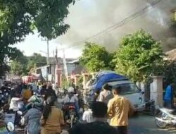 Kebakaran Gudang Rongsok di Kota Blitar, Segini Kerugiannya Kebakaran Gudang Rongsok di Kota Blitar, Segini Kerugiannya