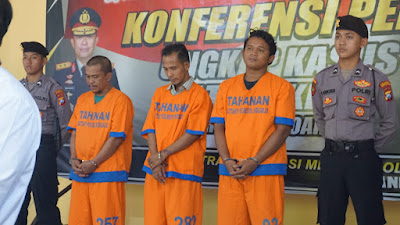 3 Pelaku Penganiayaan di SPBU Sidoarjo Ditangkap, Habis Pesta Miras 3 Pelaku Penganiayaan di SPBU Sidoarjo Ditangkap