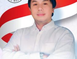 Wima Brahmantya Bongkar Poster dan Baliho, Contoh Calon Kepala Daerah yang Gagal tapi Panutan Wima Brahmantya Bongkar Poster dan Baliho, Contoh Calon Kepala Daerah yang Gagal tapi Panutan