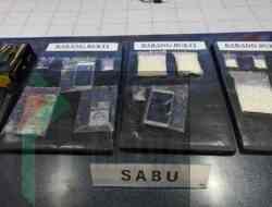 5 Pengedar Dobel L dan Sabu-sabu Dibekuk, 1 Anak Di Bawah Umur Barang Bukti Pil Dobel L dan Sabu-Sabu