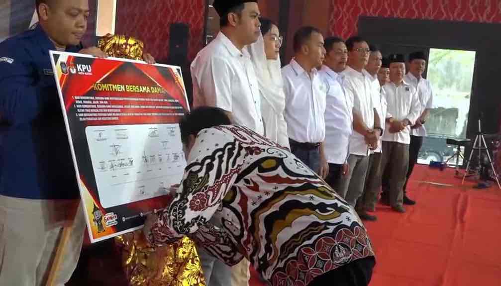 Deklarasi Kampanye Damai, Pemkot Blitar Berharap Kampanye Kondusif Sampai Selesai Deklarasi Kampanye Damai Pilkada Kota Blitar 2024