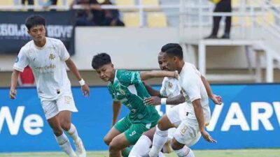 Arema FC Kalah Telak dari Tim Papan Bawah PSS Sleman Arema FC Kalah Telak dari Tim Papan Bawah PSS Sleman