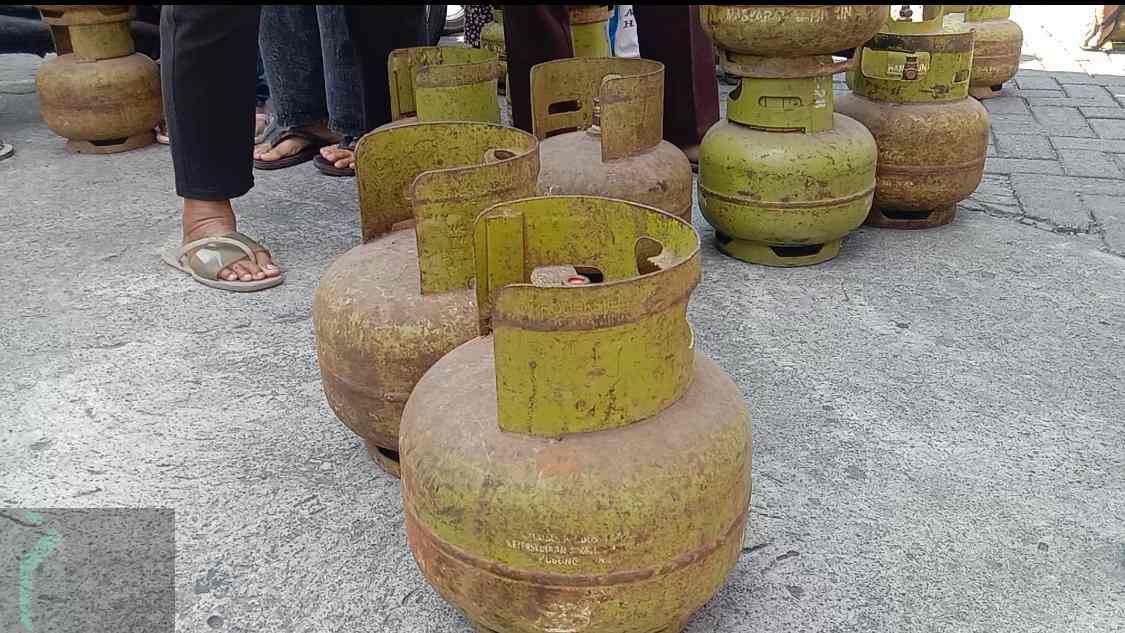Warga Kota Blitar Kesulitan Gas LPG 3 Kg LPG 3 Kg