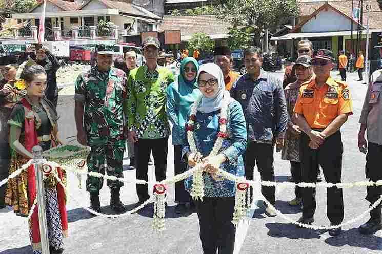 Gelontorkan Tambahan Rp 2 Miliar, Akhirnya Jembatan Dawuhan Rp 7,4 Miliar Dirsemikan Mak Rini Resmikan Jembatan Dawuhan