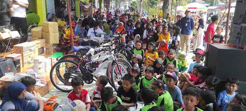 Ribuan Warga Blitar Ramaikan Jalan Sehat HUT KAHMI ke-58 di Desa, Bagi-bagi Hadiah Menarik Pengudian Hadiah Jalan Sehat HUT KAHMI ke-58