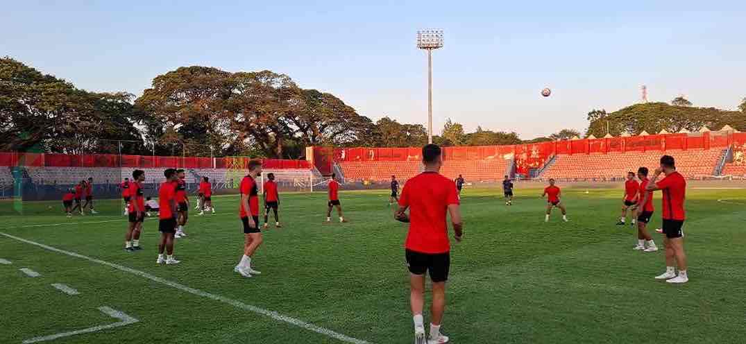 Persik Kediri Usung Strategi Redam Permainan Transisi Cepat Tim Lawan Persita Tangerang Persik Kediri Latihan