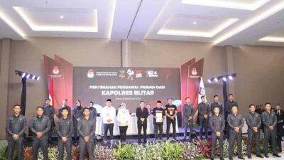 Serah Terima Walpri untuk Calon Bupati dan Wakil Bupati Blitar