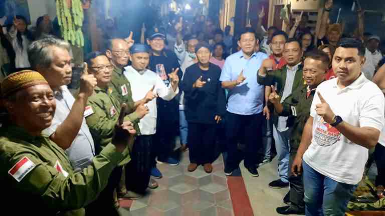 Ini Alasan Program Bambang-Bayu Mudah Terealisasi jika Menjadi Walikota Blitar Calon Wali Kota Blitar nomor urut 1, Bambang Rianto saat sosialisasi visi misi di sekitar pasar Templek, Kota Blitar