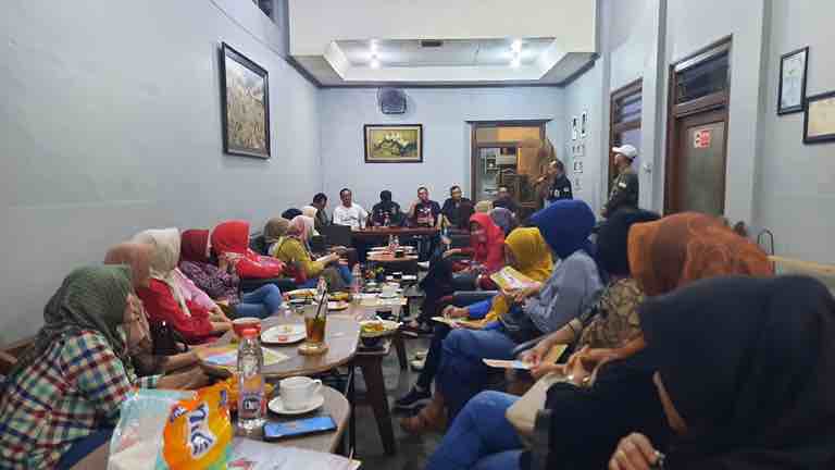 Cawali Bambang - Bayu Mendapat Dukungan dari Para Istri Purwanirawan Polri Calon Walikota dan Wakil Walikota Blitar Bambang Bayu Mendapatkan Dukungan dari Para Istri Purnawirawan Polri
