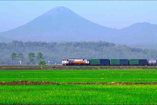 KAI Logistik Kini Hadirkan Layanan Pengiriman ke Seluruh Indonesia Melalui KALOG Express Kereta Logistik PT KAI