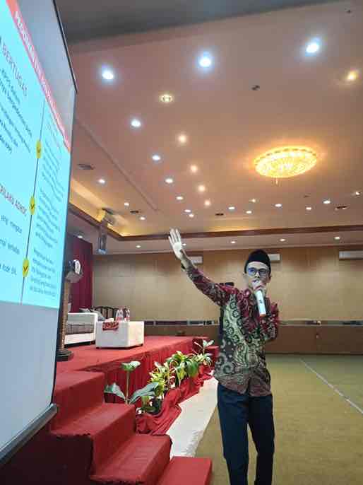 Bawaslu Kabupaten Blitar Temukan 21 Calon KPPS Mantan Saksi Pemilu 2024 Koordinator Divisi Sumber daya manusia organisasi pendidikan dan pelatihan Bawaslu Kabupaten Blitar Narsulin
