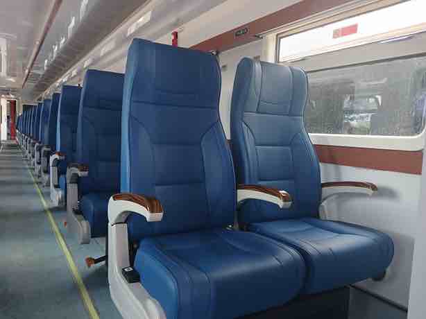 PT KAI Hadirkan Rangkaian Baru KA Brantas dengan Kereta Ekonomi New Generation Tempat Duduk KA Brantas New Generation
