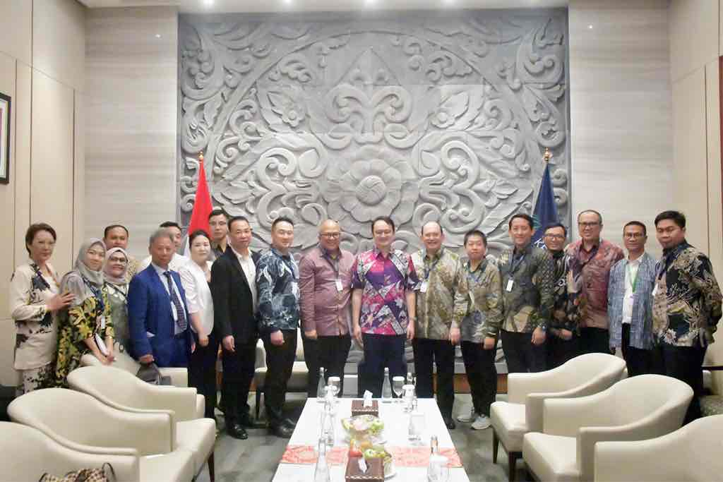 Wakil Menteri Perdagangan, Jerry Sambuaga telah melakukan pertemuan dengan Delegasi Perwakilan RI di Tiongkok dan Delegasi Bisnis Tiongkok