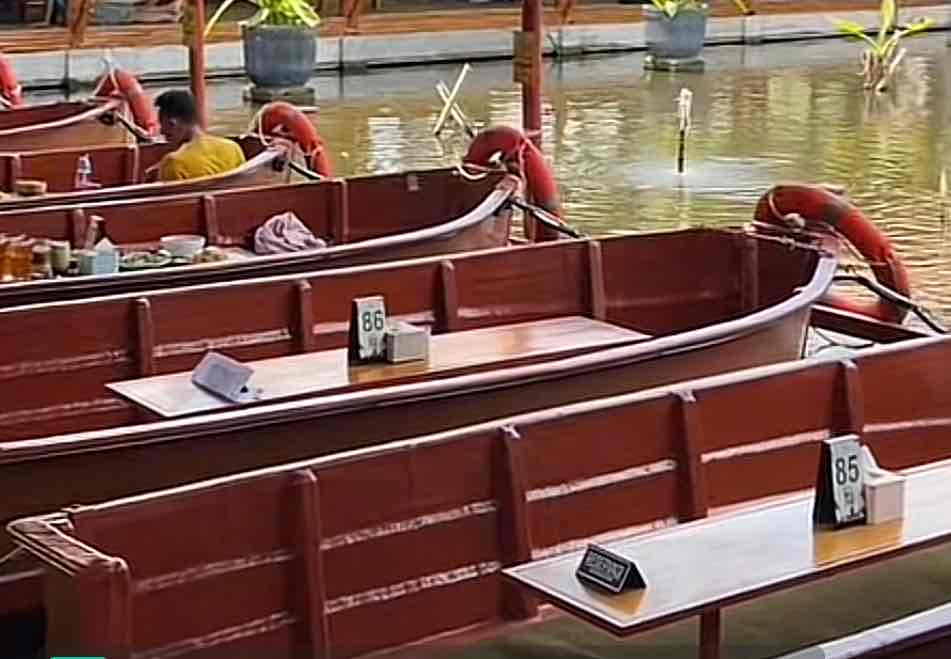 Unik Kuliner di Blitar Bernuansa Laut, Makan di Atas Perahu yang sahdu Warung Bambu Barokah di Kecamatan Wlingi Menyajikan Nuansa Nelayan