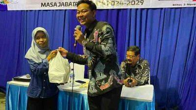 Anggota DPRD Kota Blitar Fraksi PAN Menyerahkan Bantuan untuk Warga Difabel di Kota Blitar