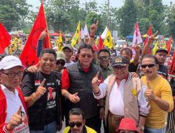 Warga Kota Blitar Tumpah Ruah di Kampanye Akbar Bambang-Bayu Warga Kota Blitar Tumpah Ruah di Kampanye Akbar Bambang-Bayu