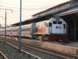Pengguna Kereta Api di Stasiun Blitar Terus Meningkat Pengguna Kereta Api di Stasiun Blitar Terus Meningkat