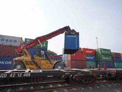 Meningkat 14%, KAI Logistik Layani Lebih Dari 1,8 Juta Ton Angkutan Peti Kemas Hingga Oktober 2024 Meningkat 14%, KAI Logistik Layani Lebih Dari 1,8 Juta Ton Angkutan Peti Kemas Hingga Oktober 2024