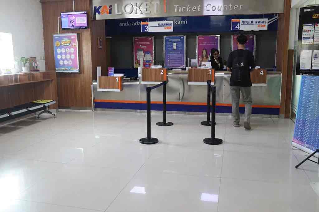 Tiket KA Untuk Libur Natal dan Tahun Baru 2025 Sudah Bisa Dipesan Loket Pemesanan Tiket Kereta Api