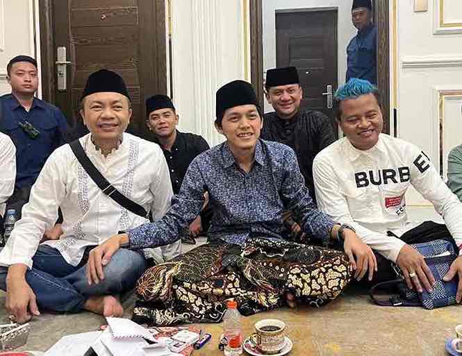 Eks Wabup Blitar Rahmat Santoso Soal Kinerja Mak Rini, Cukup Berprestasi dan Cocok Maju Sebagai ? Rahmat Santoso saat Bersama Gus Iqdam dan Beky Herdiansah