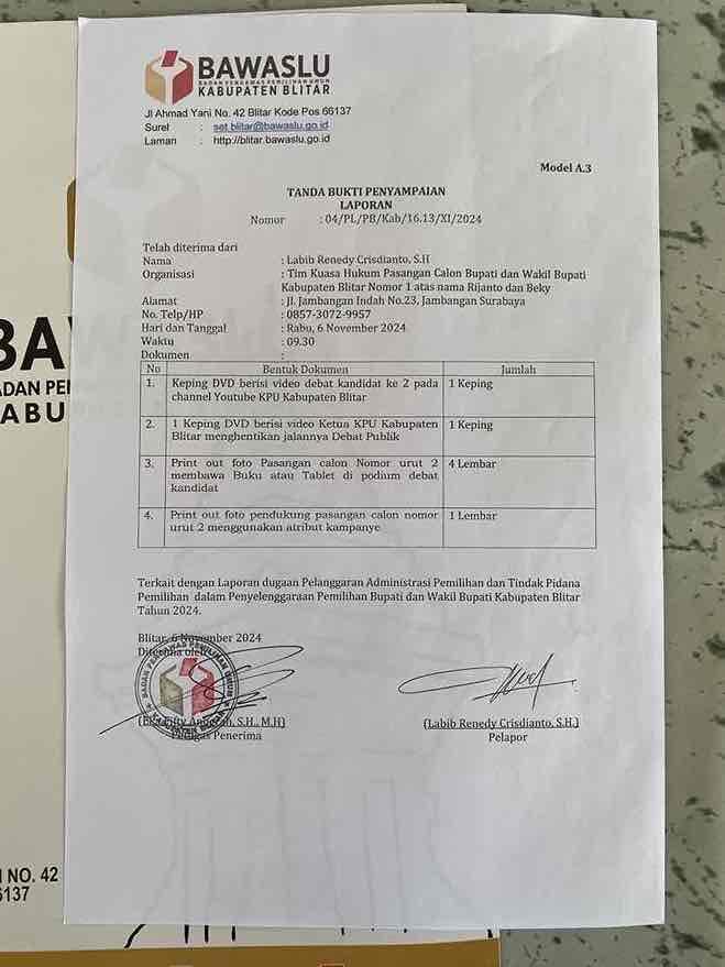 Tim Kuasa Hukum Rizky Laporkan Paslon Rindu, Ini Alasannya Tanda Terima Penyampaian Laporan dari Bawaslu Kabupaten Blitar