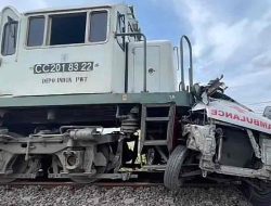 6 Kereta Api yang Terlambat Akibat Kereta Api Mataremaja Bertabrakan dengan Ambulan di Kediri 6 Kereta Api yang Terlambat Akibat Kereta Api Mataremaja Bertabrakan dengan Ambulan di Kediri