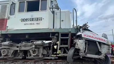 6 Kereta Api yang Terlambat Akibat Kereta Api Mataremaja Bertabrakan dengan Ambulan di Kediri Ambulan Tertabrak Kereta Api Mataremaja di Kediri, Sopir Ambulan Meninggal di Lokasi Kejadian