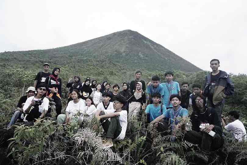 Gen Z Ingin Selamatkan Lingkungan, Luncurkan Gerakan “Sahabat Pohon” Gen Z Ingin Selamatkan Lingkungan, Luncurkan Gerakan Sahabat Pohon Mulai dari Lumajang